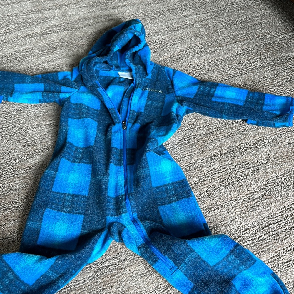 Columbia snow suit. Size 18-24 months.  Good condition.!